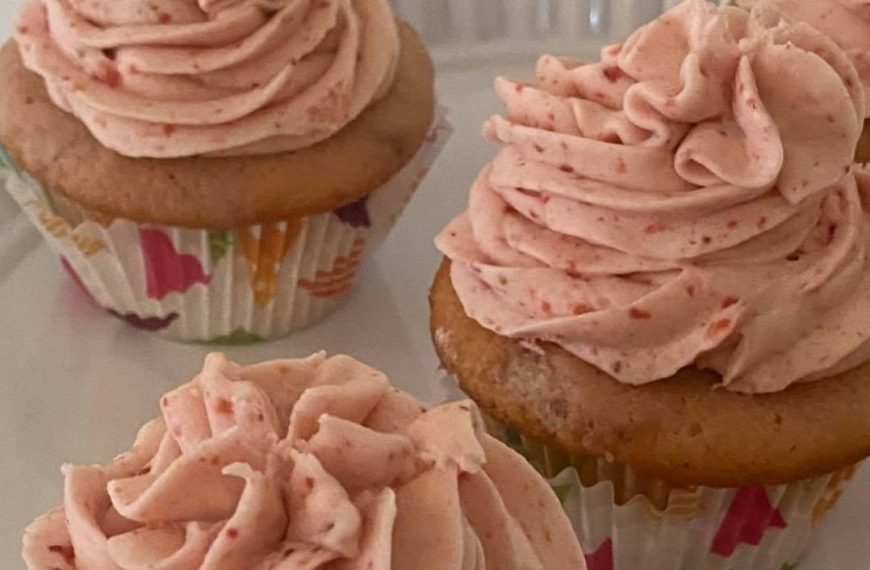 Strawberry Cupcakes with Freeze-Dried Strawberry Icing